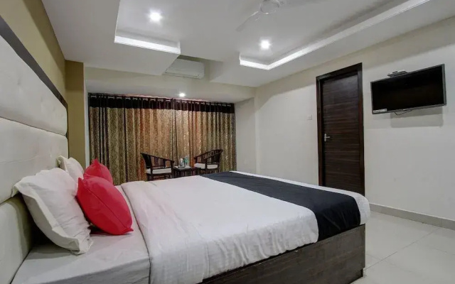 Capital O 46699 Hotel Insta
