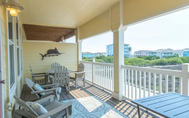 Easy Breezy 3 Bedroom Townhouse