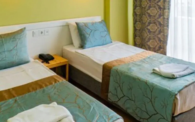De Mare Family Hotel