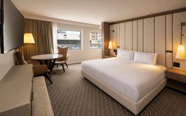 The Statler Dallas Curio Collection By Hilton