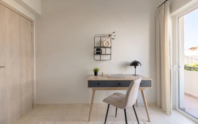 Superior 3BR Apartment in Chalandri
