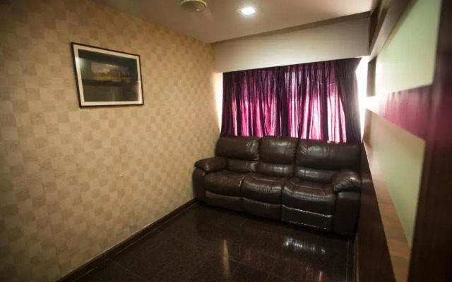 Hotel Shelter