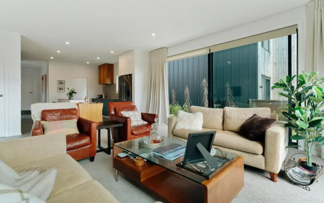 Jacks Point Family Retreat - Jacks Point Holiday Home