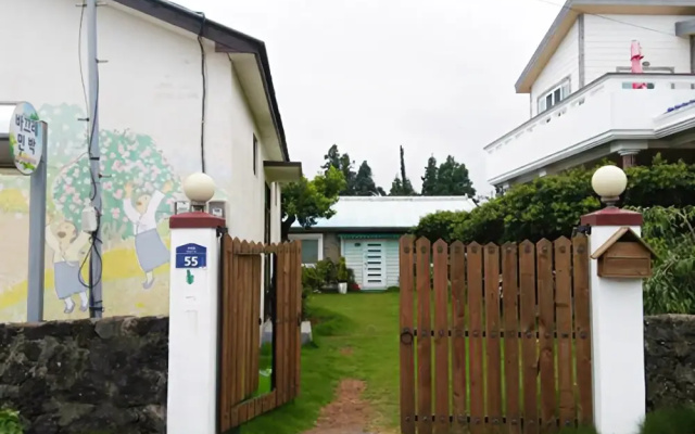Seogwipo Bakkeurae Pension
