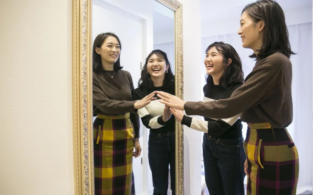 Alice in the Mirror Hostel