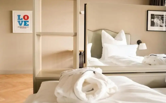 Mimosa Hotel
