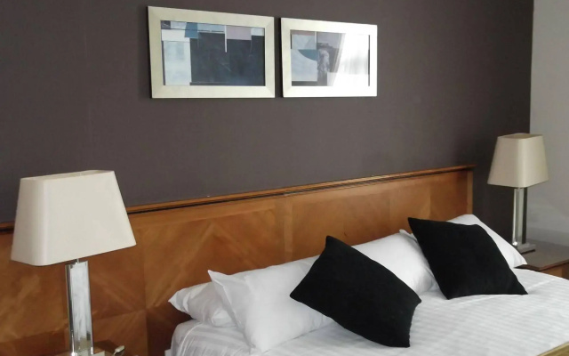 OYO Devonshire Park Hotel