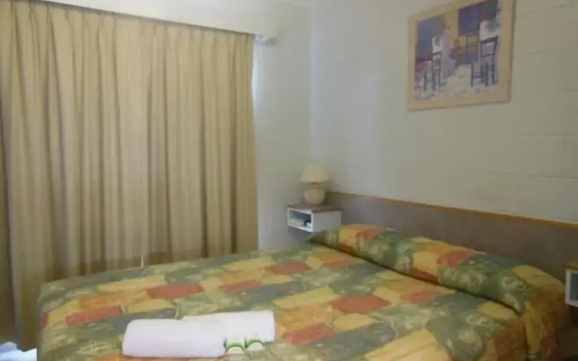 Country Road Motel