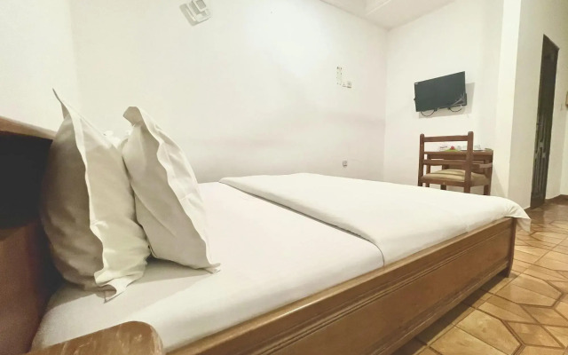 Crown Premier Hotel