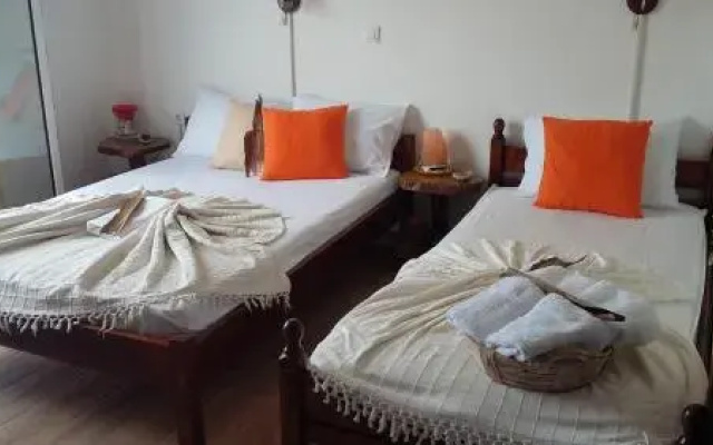 Violetta Rooms