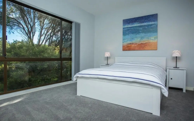 'Sapphire Gem' At Tura Beach
