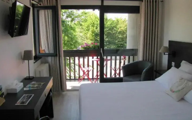 Logis Hotel Restaurant Annecy Nord / Argonay