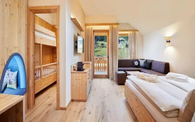 Leading Family Hotel  Resort Dachsteinknig