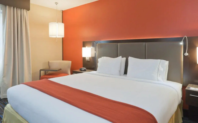 Holiday Inn Express Hotel & Suites Fulton by IHG