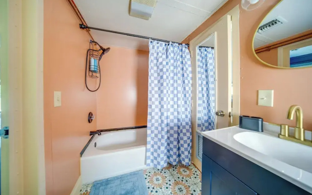 The Artiste,' Converted Railcar in Dubois!