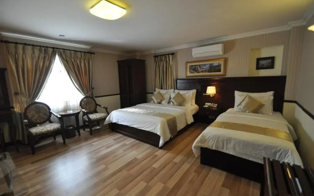 Sunflower Hotel Spa District 10