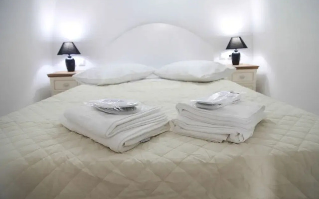 White Side Suites