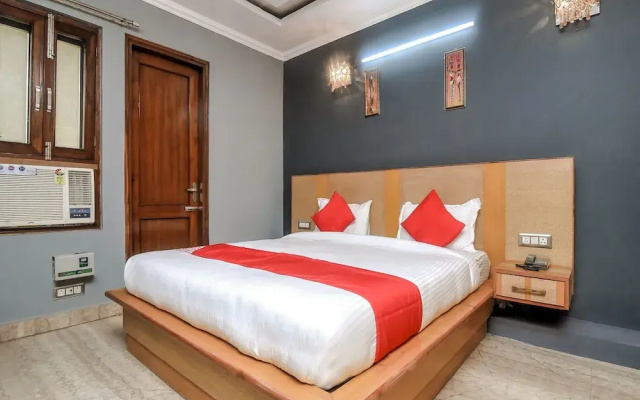 OYO 18254 Glorious Stayz