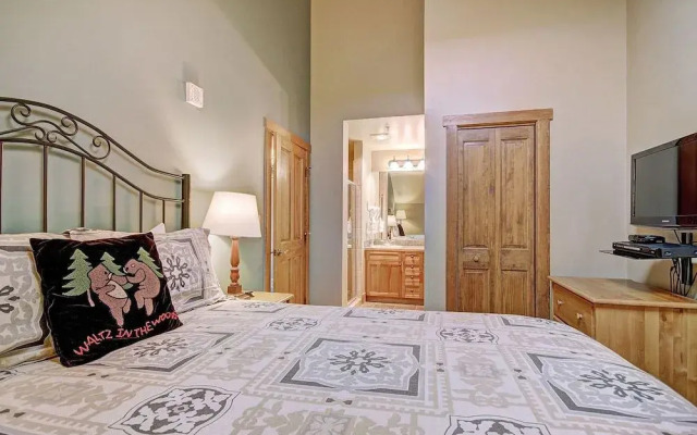 2317 Red Hawk Lodge by RedAwning