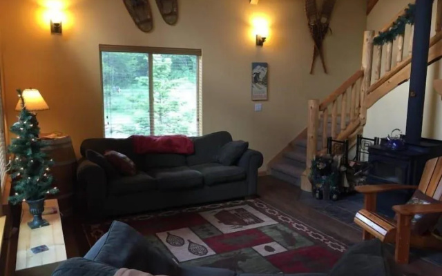 Creekside Cabin