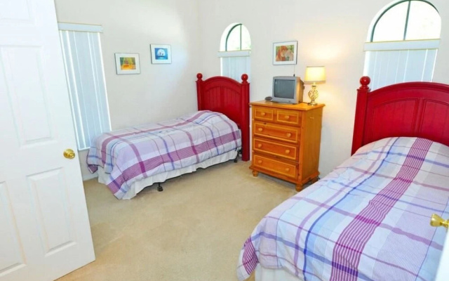Sandy Point Holiday Home 4044
