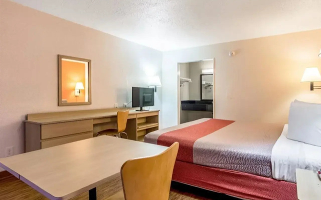 Motel 6 Atlanta Northwest - Marietta