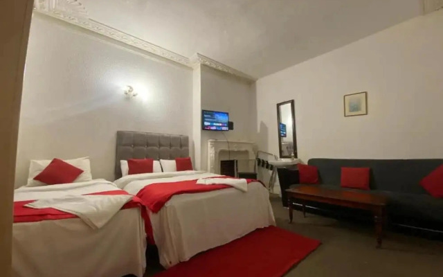 OYO Saji Hotel