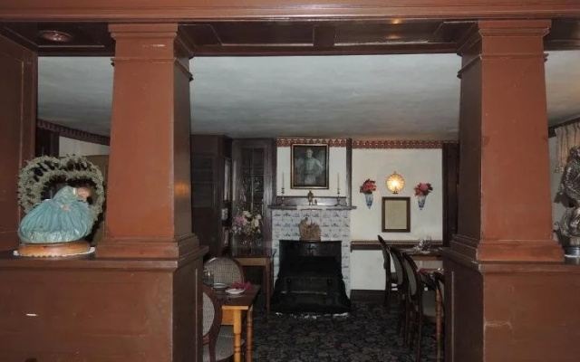 Historic Farnsworth House Inn