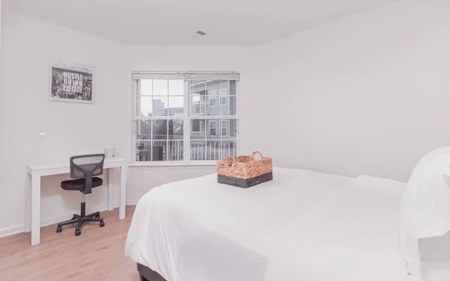 VA - Avalon - Apt 302