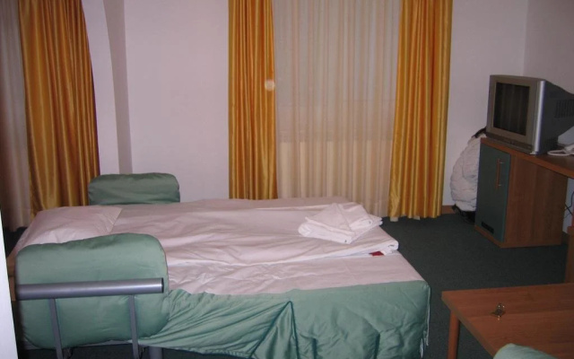 Hotel "Luch"