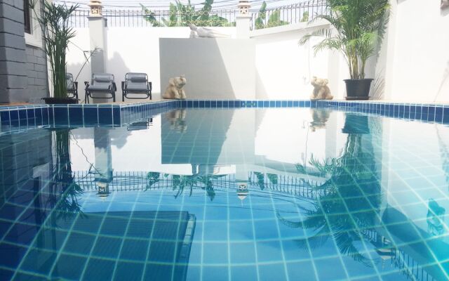 3 bedroom Pool Villa Near Walking St 2