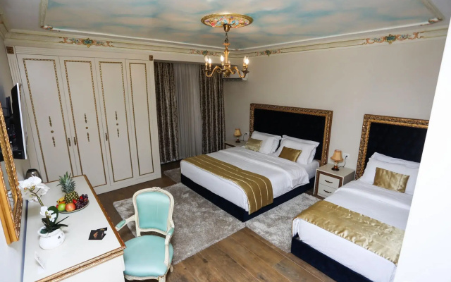 Empire Hotel