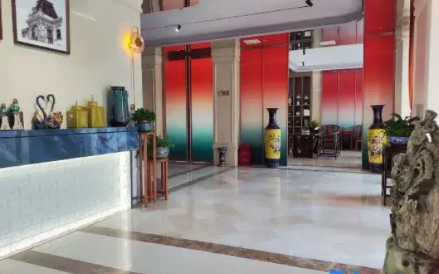 Neixiang Qihu Huayue Hotel (Liyuan Villa)