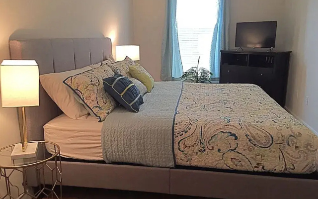 Cityscape I - Sleeps 8