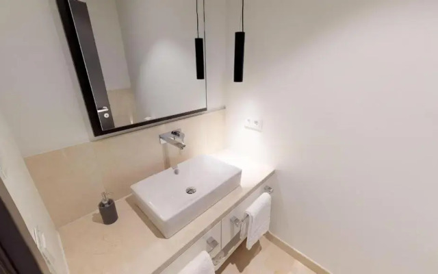 White Pearl Apartment 0.04