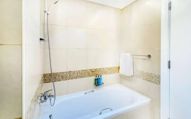 Cozy 2BR With Balcony The Greens