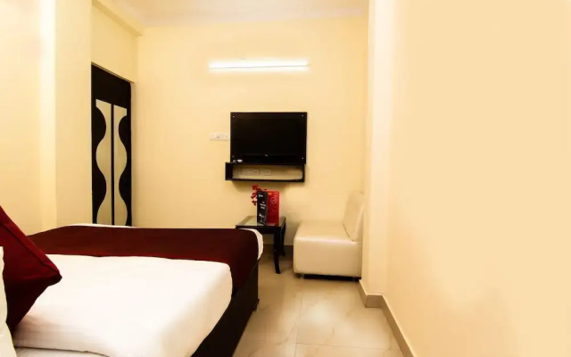 OYO 4998 Sara Residency