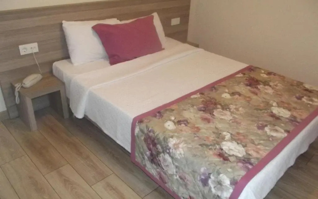Marina Suite Hotel
