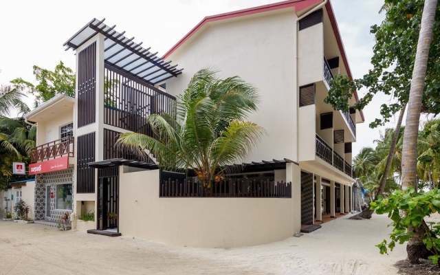 Отель Canopus Retreat Thulusdhoo Остров Гасфинолу вид на фасад