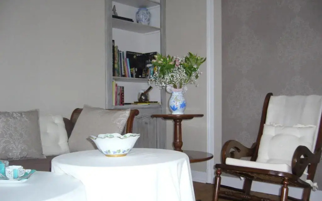 La Maison Pourpre