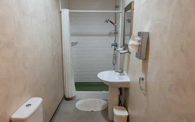 Aarondale Guest House
