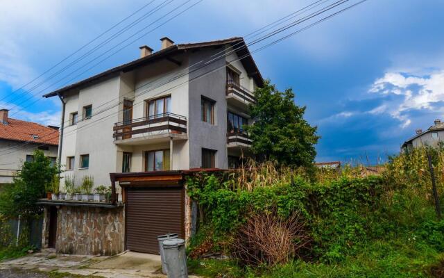 Отель Topuzovi Guest House Банско вид на фасад