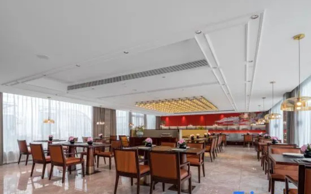 Wenzhou Binhai Park Maison New Century Hotel