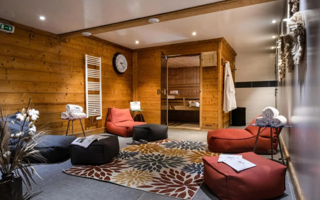 Hotel Ski Lodge