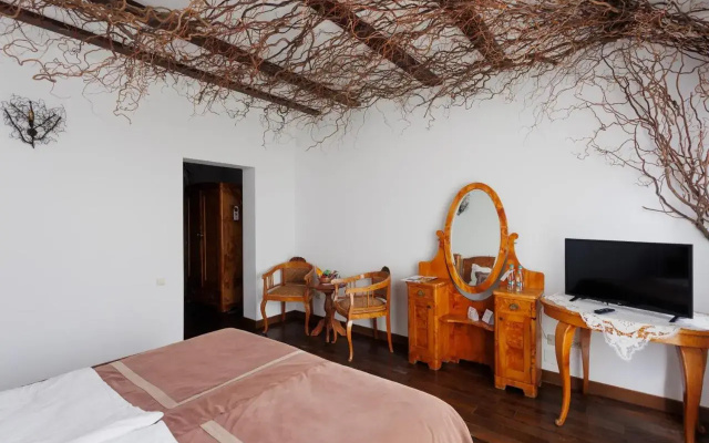 Archia Mansion Boutique Hotel