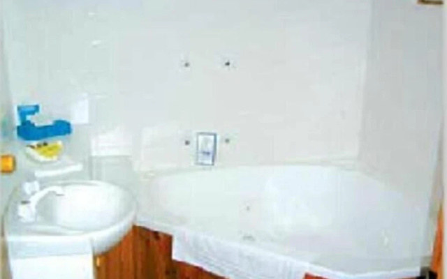 Aristocrat Waurnvale Motel