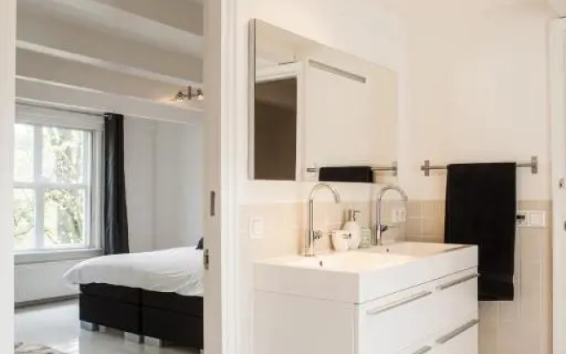 Mokum Suites