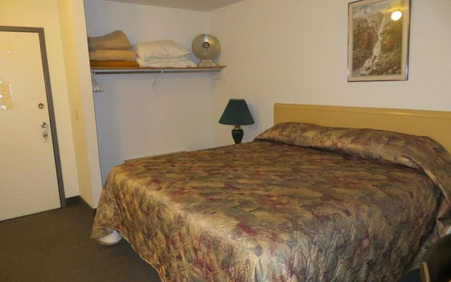 Lazy J Motel