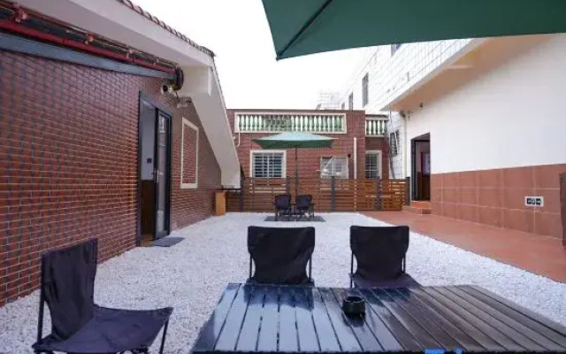 Qiaozhou Homestay (West Street Kaiyuan Temple)