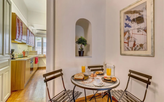 Neoclassical apartment next to Acropolis